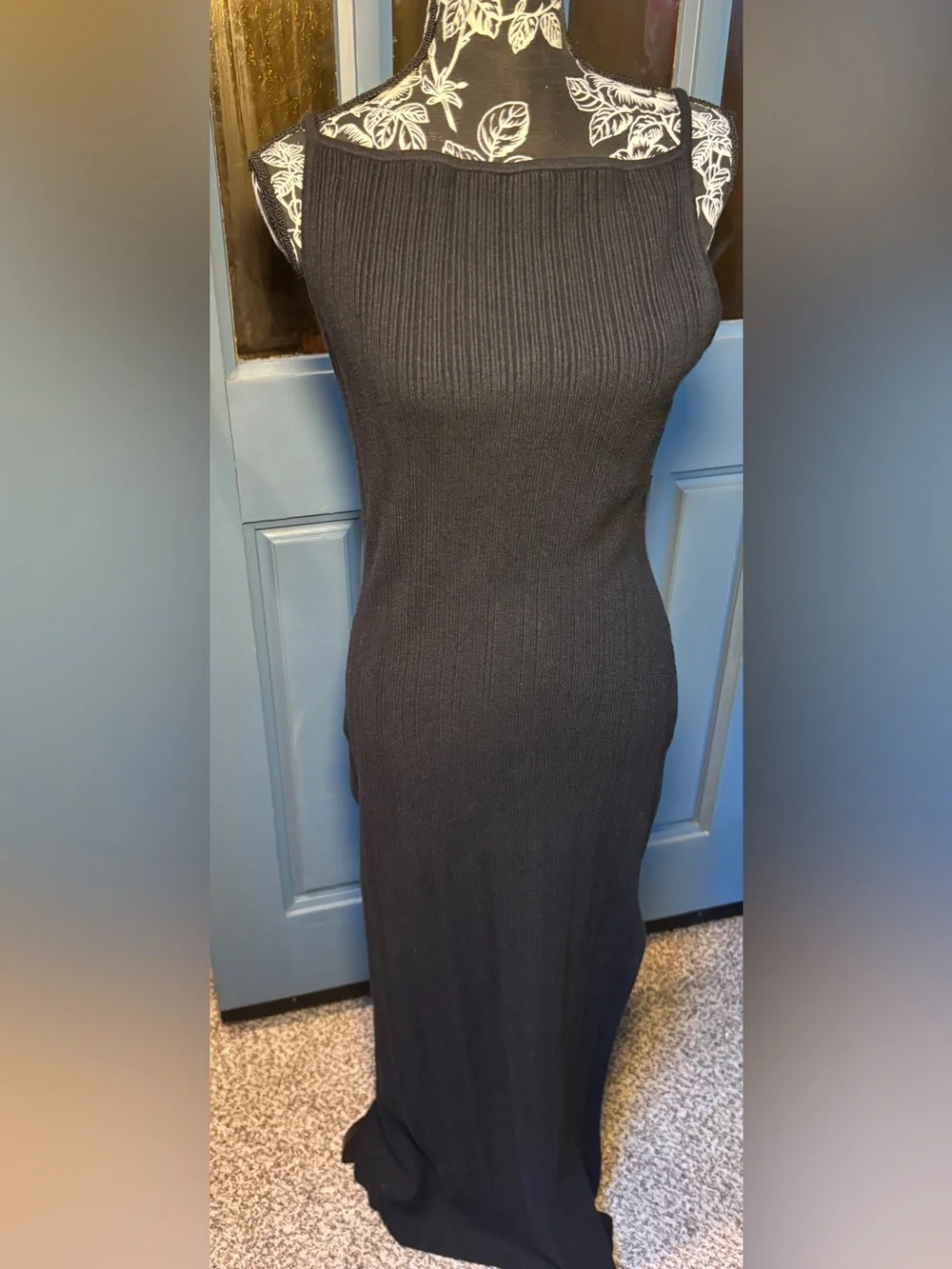 Abercrombie & Fitch Black Ribbed Sweater like Maxi Dress- Lots of Stretch